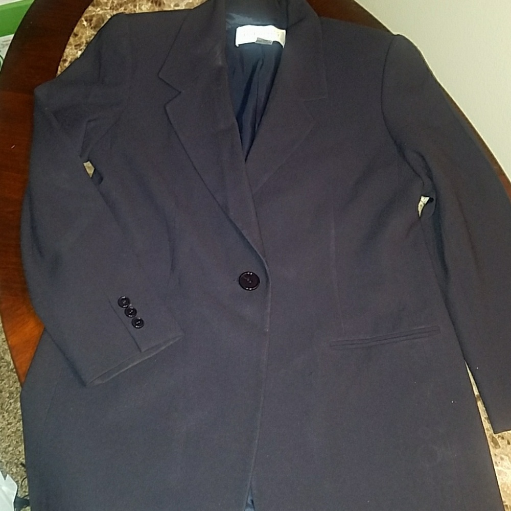 NAVY BLAZER